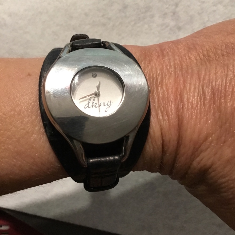 GUC DKNY Watch With Leather Band